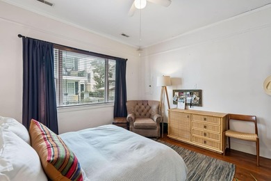 Charming 2 bedroom, 1 bath cottage on a quiet one way street - photo 22