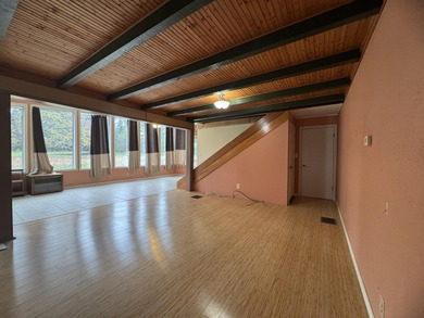 Welcome to your own slice of Maine paradise!  This 3-bedroom