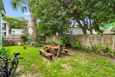 Charming 2 bedroom, 1 bath cottage on a quiet one way street - photo 36