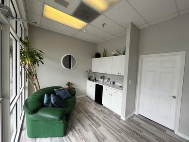 (Fountain Plaza) Professional Office space located in the heart - photo 4