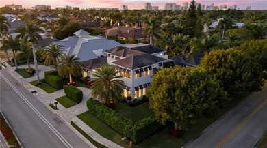 Introducing 725 Harbour Drive, ultimate luxury, situated in the - photo 4