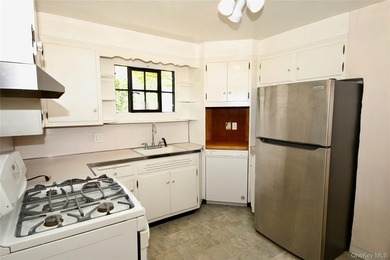 Welcome to this charming 4 bedroom, 2 bath Cape, ideally located - photo 5