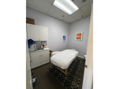 (Fountain Plaza) Professional Office space located in the heart - photo 7