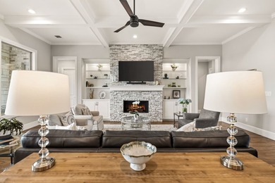 Welcome to a beautifully crafted custom home that seamlessly - photo 10
