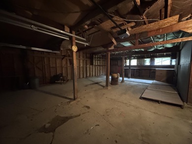 Welcome to your own slice of Maine paradise!  This 3-bedroom