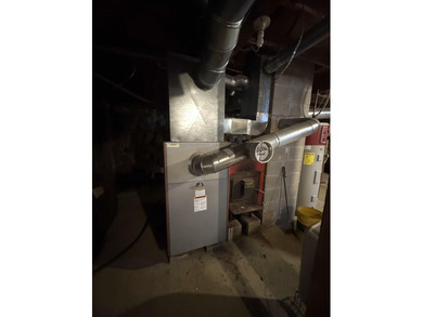 Welcome to your own slice of Maine paradise!  This 3-bedroom