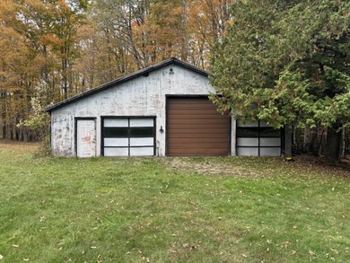 Welcome to your own slice of Maine paradise!  This 3-bedroom
