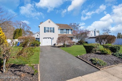 Discover this stunning 4-bedroom, 2.5-bath Colonial nestled on a - photo 6