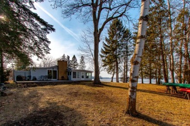 Lake Sinissippi Home Sale Pending in Juneau Wisconsin