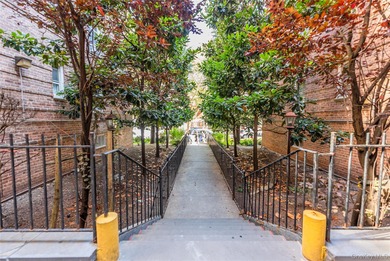 Flushing Downtown Studio - Square layout, easy approval. Needs