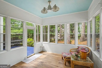 COMPLETELY RENOVATED INSIDE AND OUT! This beautifully updated - photo 13