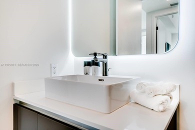 Modern 1 Bed / 1 Bath residence at YOTELPAD Downtown Miami