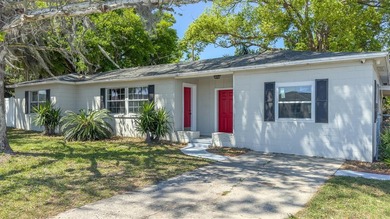 Move-in ready 3-bedroom, 2-bath home in a highly desirable - photo 4