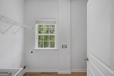 COMPLETELY RENOVATED INSIDE AND OUT! This beautifully updated - photo 28