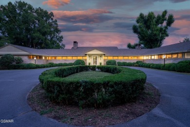 Lake Home For Sale in Sevierville, Tennessee