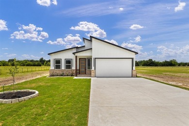 NEW CONSTRUCTION ON 1 ACRE IN QUINLAN, TX!! Enjoy the perfect - photo 1