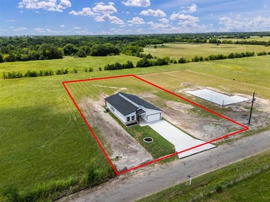NEW CONSTRUCTION ON 1 ACRE IN QUINLAN, TX!! Enjoy the perfect - photo 2