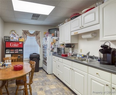 For Sale: High-Potential B-1 Zoned Commercial Building:This