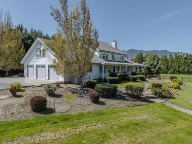Lake Home For Sale in Grants Pass, Oregon