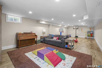 Meticulously maintained and move-in ready, 2 Half Mile Common - photo 25