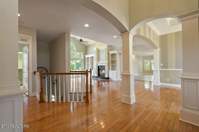 Absolutely stunning, one-owner, impeccably maintained all-brick - photo 14
