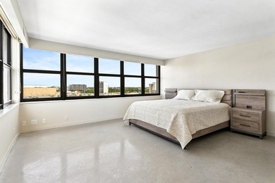 Experience South Florida waterfront living in this beautiful - photo 14
