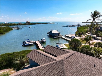 Priced to Sell! Positioned directly on the harbor in Safety - photo 15