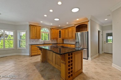 Absolutely stunning, one-owner, impeccably maintained all-brick - photo 20
