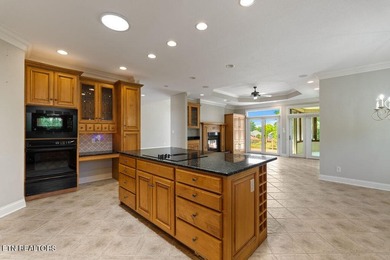 Absolutely stunning, one-owner, impeccably maintained all-brick - photo 21