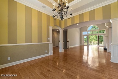 Absolutely stunning, one-owner, impeccably maintained all-brick - photo 24