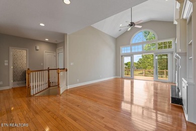 Absolutely stunning, one-owner, impeccably maintained all-brick - photo 25