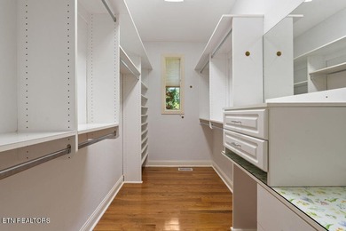 Absolutely stunning, one-owner, impeccably maintained all-brick - photo 35