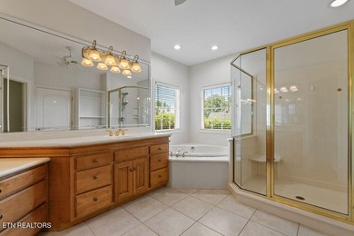 Absolutely stunning, one-owner, impeccably maintained all-brick - photo 37