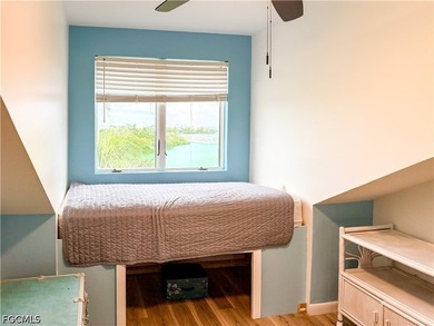 Priced to Sell! Positioned directly on the harbor in Safety - photo 43