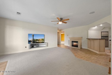 Absolutely stunning, one-owner, impeccably maintained all-brick - photo 48