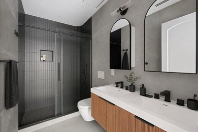 Welcome to Residence TH at 636 Lorimer Street, a duplex home - photo 5