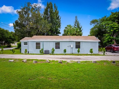 Fully renovated home in the heart of Fort Pierce! This 3-bedroom - photo 2