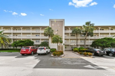 Lake Condo For Sale in Coconut Creek, Florida