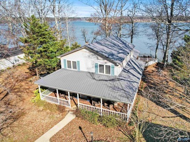 Magnificent deep-water riverfront retreat with stunning - photo 3