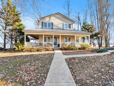 Magnificent deep-water riverfront retreat with stunning - photo 4