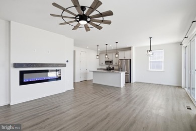Built in 2022 and meticulously maintained, this Richmond - photo 7