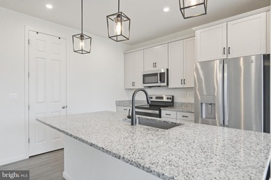 Built in 2022 and meticulously maintained, this Richmond - photo 8