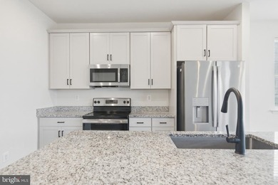 Built in 2022 and meticulously maintained, this Richmond - photo 10