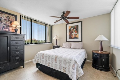 This turn key spacious 3 bedroom 3 bath top floor end unit is - photo 24