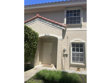 Great Townhome with large backyard; Low HOA fees, HOA fees - photo 1