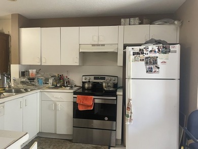 Great Townhome with large backyard; Low HOA fees, HOA fees - photo 2