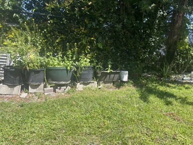 Great Townhome with large backyard; Low HOA fees, HOA fees - photo 4