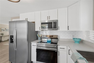 **WOW! BEST DEAL in HOLIDAY with NO HOA!** This contemporary - photo 8