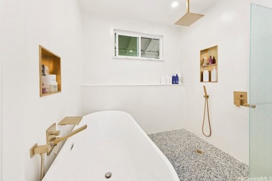 E Komo mai, this property welcomes you with a sweeping paved - photo 2