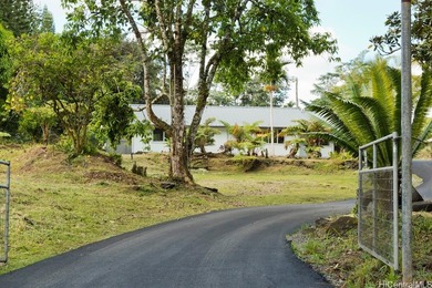 E Komo mai, this property welcomes you with a sweeping paved - photo 3